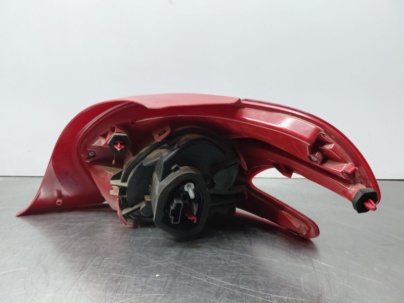 Recambio de piloto trasero izquierdo para peugeot 208 acces referencia OEM IAM   