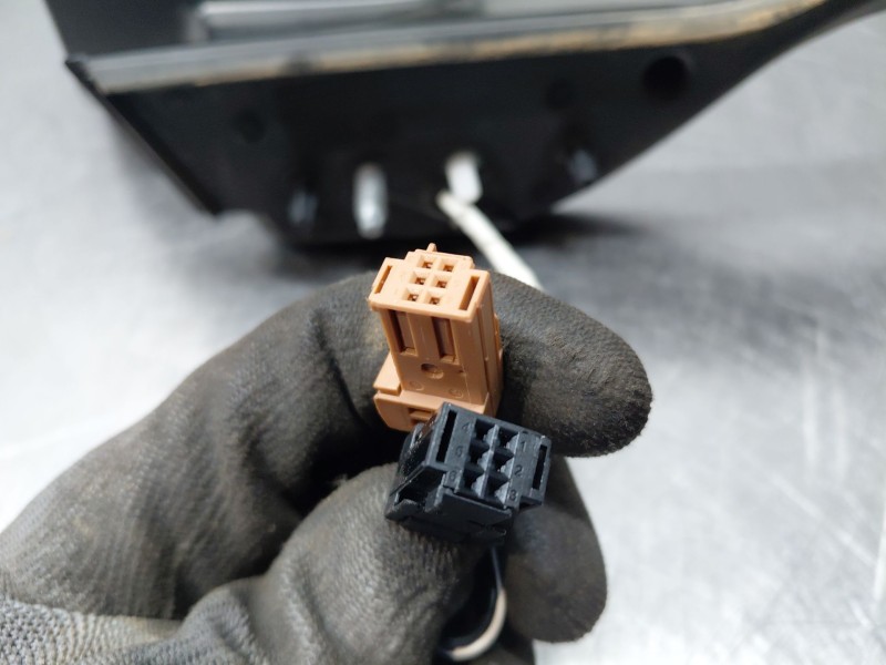 Recambio de retrovisor izquierdo para peugeot 208 acces referencia OEM IAM   