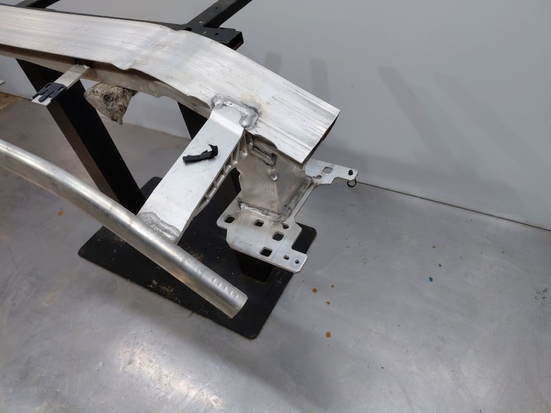 Recambio de refuerzo paragolpes delantero para audi q3 (f3b) 35 tdi referencia OEM IAM   