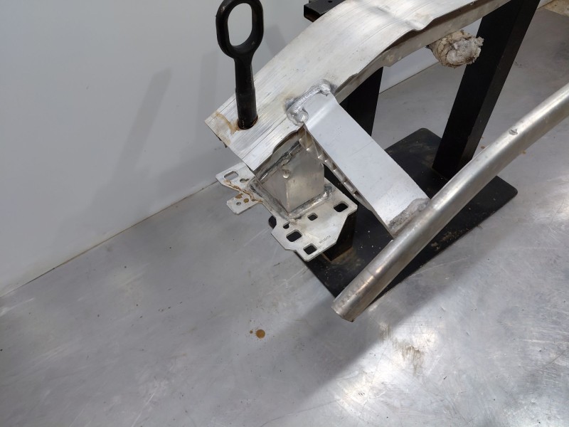 Recambio de refuerzo paragolpes delantero para audi q3 (f3b) 35 tdi referencia OEM IAM   