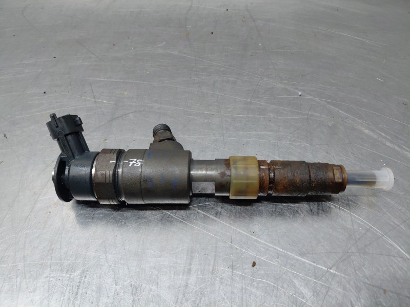 Recambio de inyector para peugeot 208 acces referencia OEM IAM   