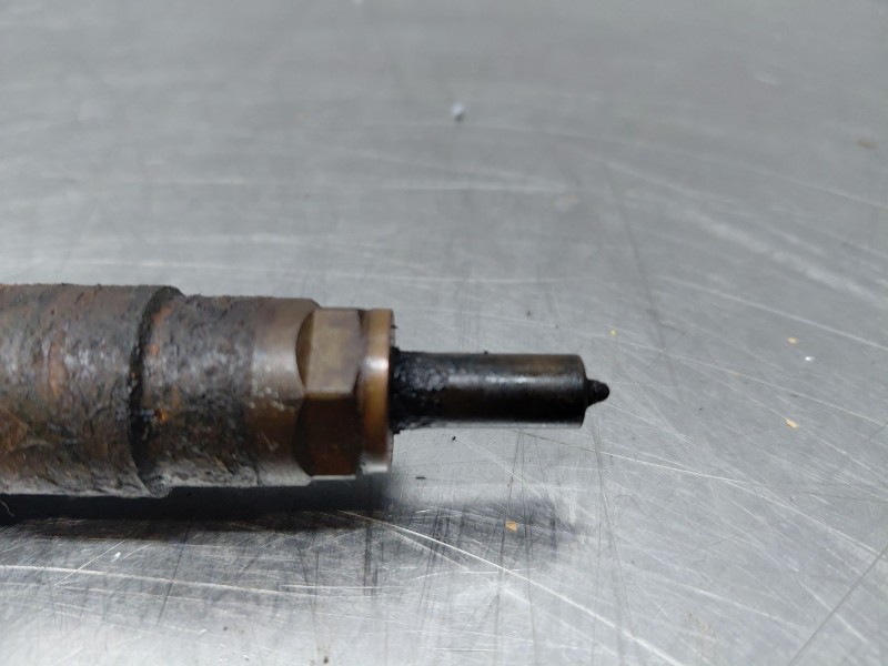 Recambio de inyector para peugeot 208 acces referencia OEM IAM   