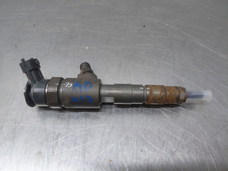 Recambio de inyector para peugeot 208 acces referencia OEM IAM   