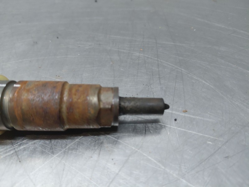 Recambio de inyector para peugeot 208 acces referencia OEM IAM   