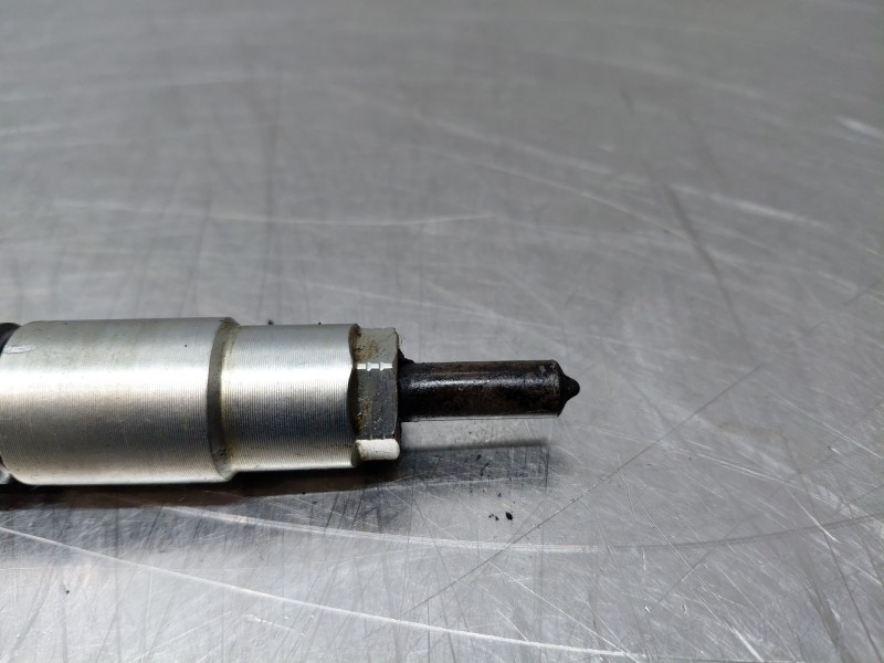 Recambio de inyector para toyota auris (_e15_) 2.0 d-4d (ade150_) referencia OEM IAM   