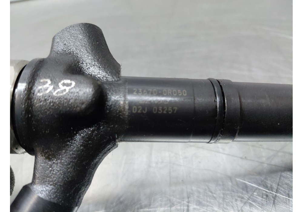 Recambio de inyector para toyota auris (_e15_) 2.0 d-4d (ade150_) referencia OEM IAM   