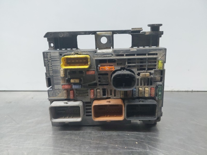 Recambio de caja reles / fusibles para citroën c4 picasso sx referencia OEM IAM   