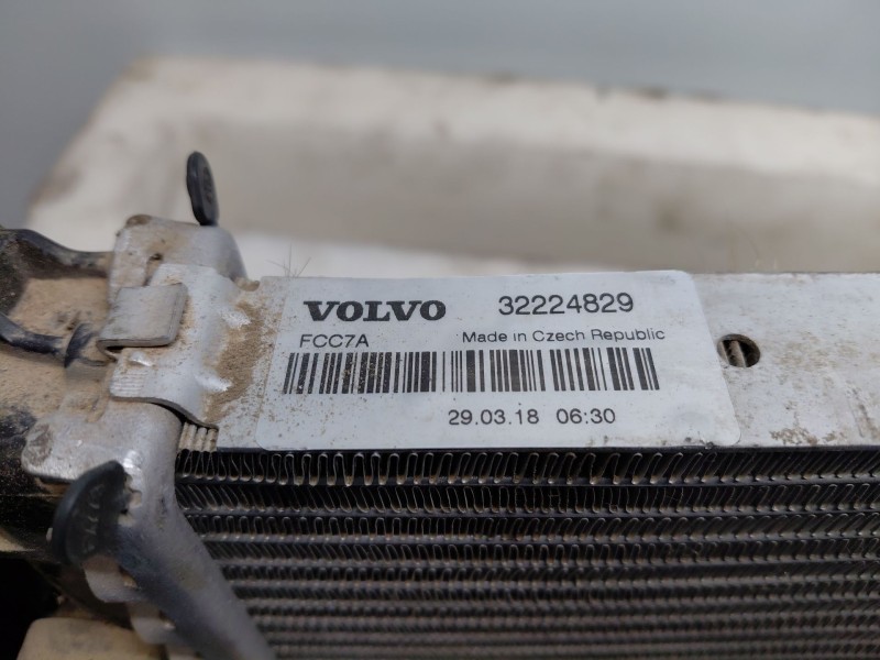 Recambio de radiador agua para volvo v90 kombi momentum referencia OEM IAM   