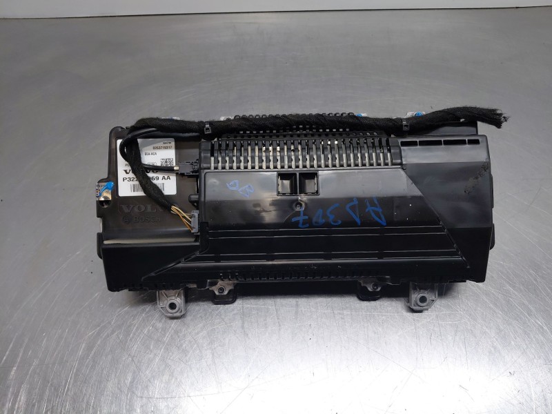 Recambio de cuadro instrumentos para volvo v90 kombi momentum referencia OEM IAM 36013033 32233969 