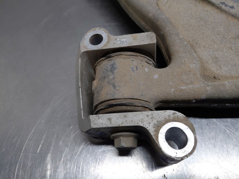 Recambio de brazo suspension inferior delantero izquierdo para volvo v90 kombi momentum referencia OEM IAM 32381882  