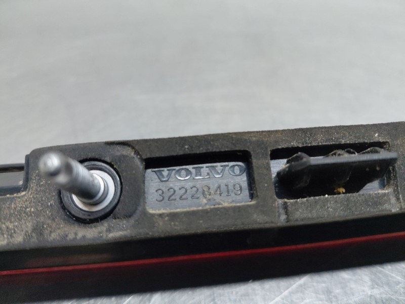 Recambio de luz central de freno para volvo v90 kombi momentum referencia OEM IAM 32228419  