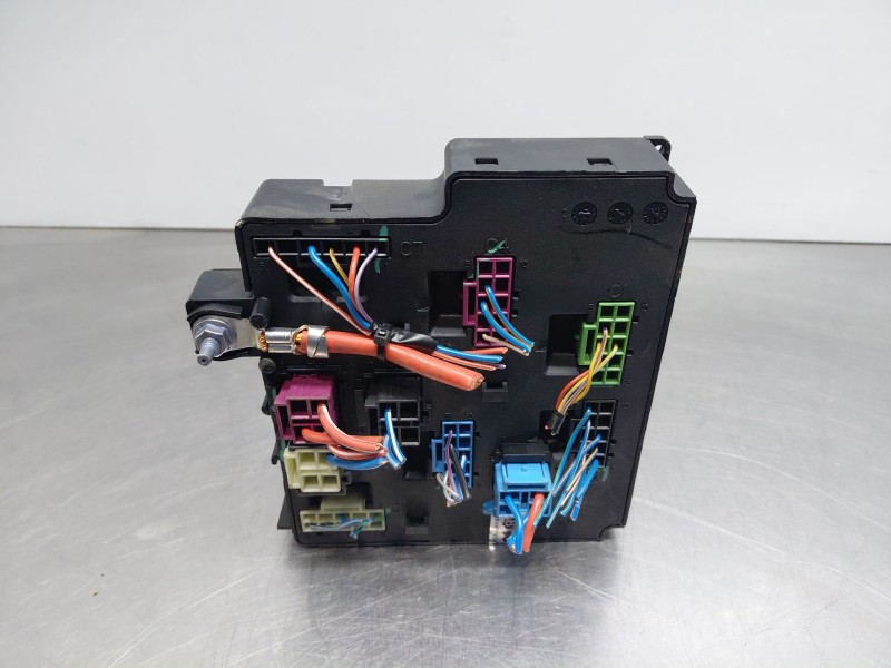 Recambio de caja reles / fusibles para volvo v90 kombi momentum referencia OEM IAM 31473770  