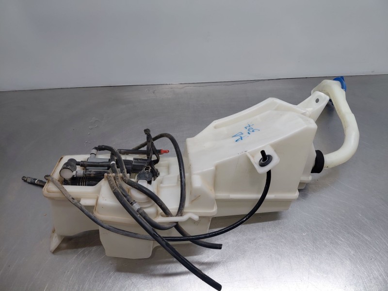 Recambio de deposito limpia para volvo v90 kombi momentum referencia OEM IAM 31378750  