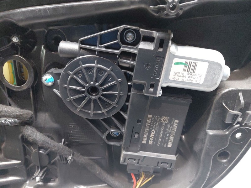 Recambio de elevalunas trasero derecho para volvo v90 kombi momentum referencia OEM IAM 31378602  