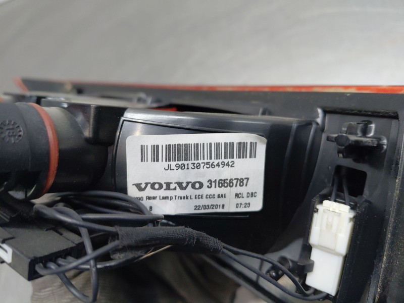 Recambio de piloto trasero izquierdo interior para volvo v90 kombi momentum referencia OEM IAM 31656787  