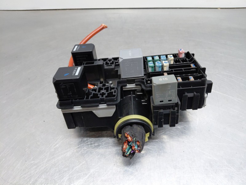 Recambio de caja reles / fusibles para volvo v90 kombi momentum referencia OEM IAM 31384034  