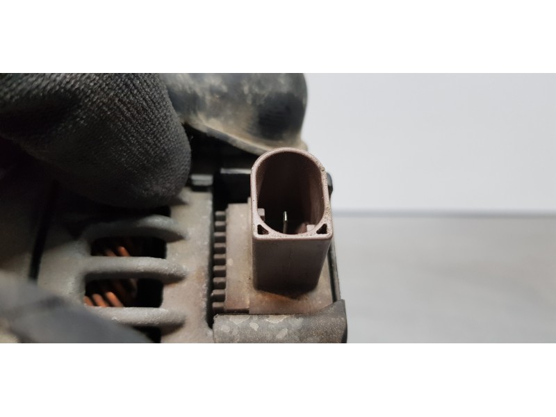 Recambio de alternador para hyundai tucson ix35 referencia OEM IAM 373002A700 MS1042118840 