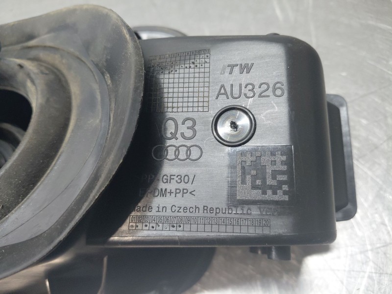 Recambio de tapa exterior combustible para audi q3 (f3b) 35 tdi referencia OEM IAM 83A809906 83A809907AGRU 