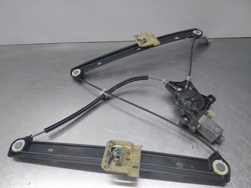 Recambio de elevalunas delantero derecho para audi q3 (f3b) 35 tdi referencia OEM IAM 83A837462 0130822077 