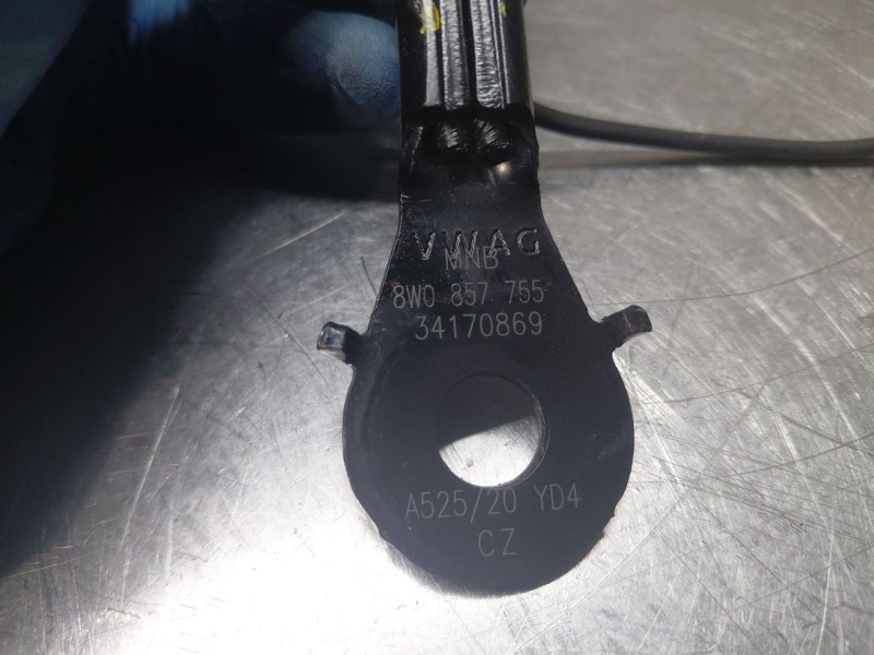 Recambio de enganche del cinturon delantero der para audi q3 (f3b) 35 tdi referencia OEM IAM 8W0857755MNB 8W0857755 