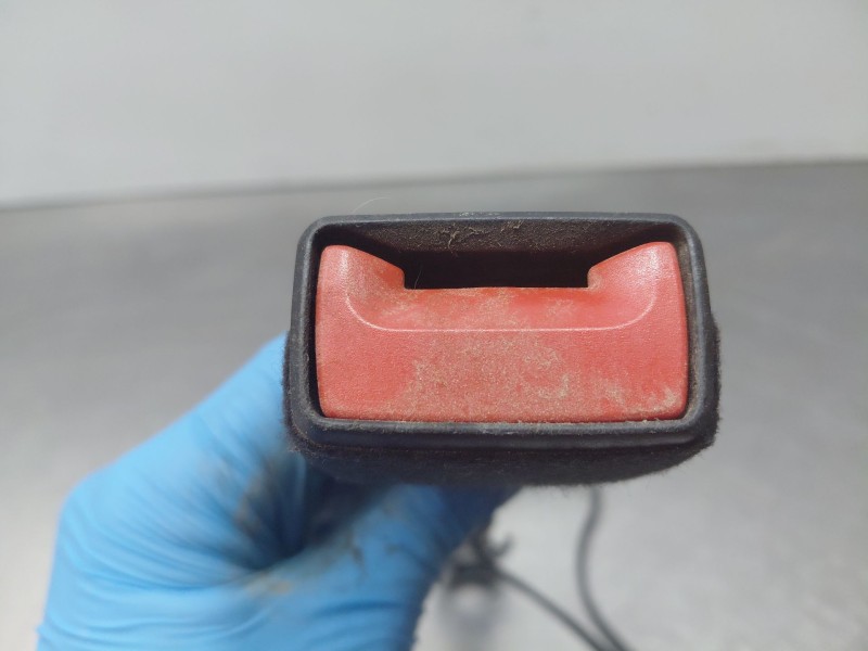 Recambio de enganche del cinturon delantero izq para audi q3 (f3b) 35 tdi referencia OEM IAM 8W0857755MNB 8W0857755 