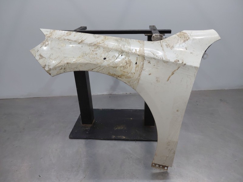 Recambio de aleta delantera izquierda para mercedes-benz clase a (w176) design referencia OEM IAM A1768810101  