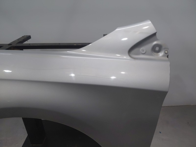 Recambio de aleta delantera izquierda para mercedes-benz clase b (w246) sport referencia OEM IAM A2468810101  