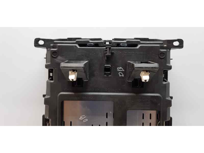 Recambio de pantalla multifuncion para renault megane iv berlina 5p experience referencia OEM IAM 280908369R  