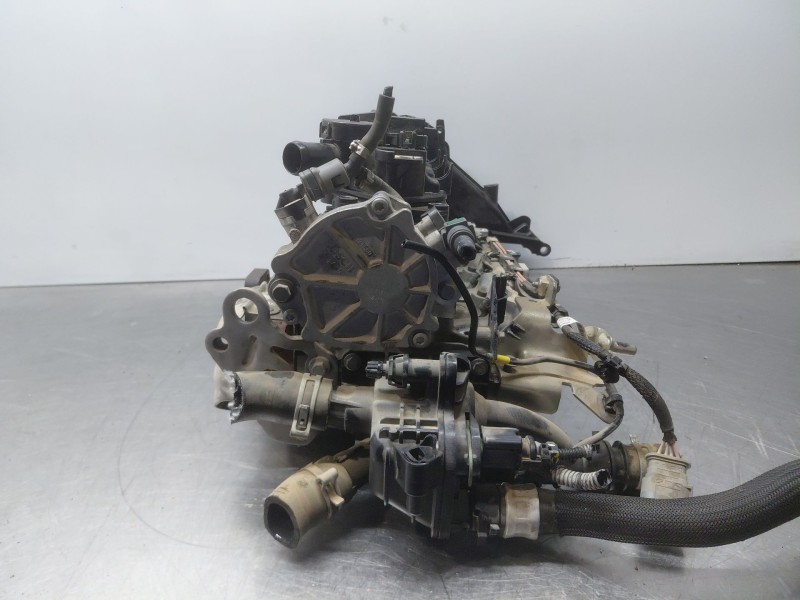 Recambio de culata para peugeot 208 acces referencia OEM IAM 0200HS 1682801880 