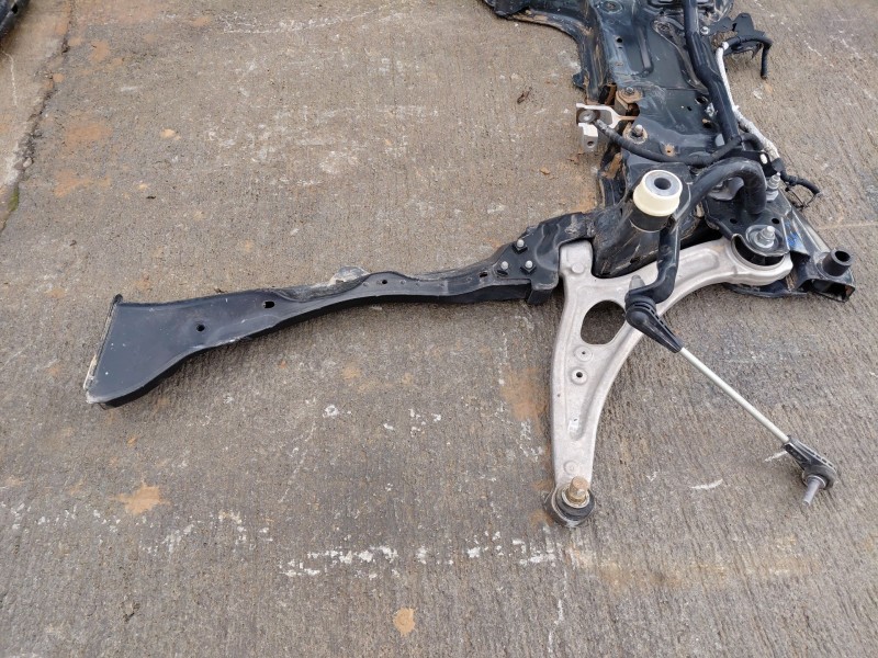 Recambio de puente delantero para ford kuga ecoblue referencia OEM IAM 2730383  