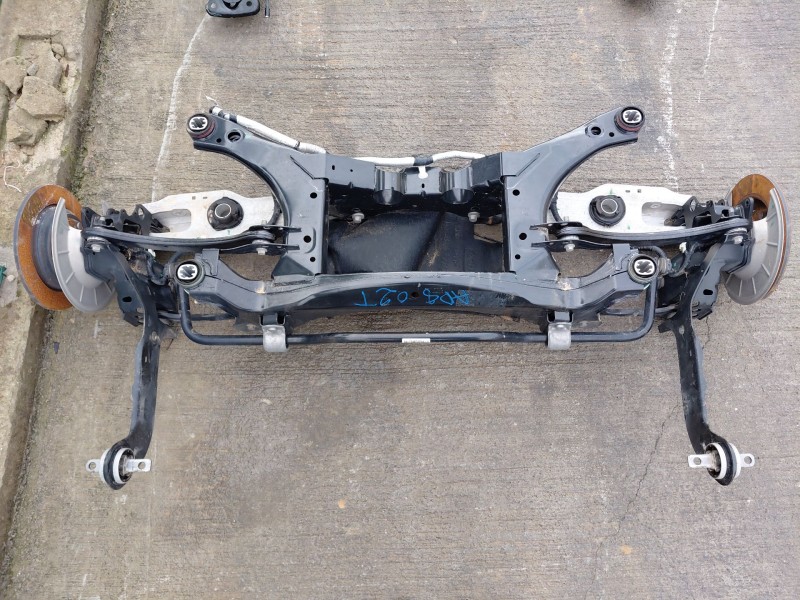 Recambio de puente trasero para ford kuga ecoblue referencia OEM IAM 2540100  