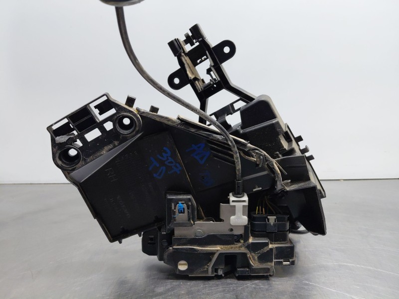 Recambio de cerradura puerta trasera derecha para volvo v90 kombi momentum referencia OEM IAM 31462781  