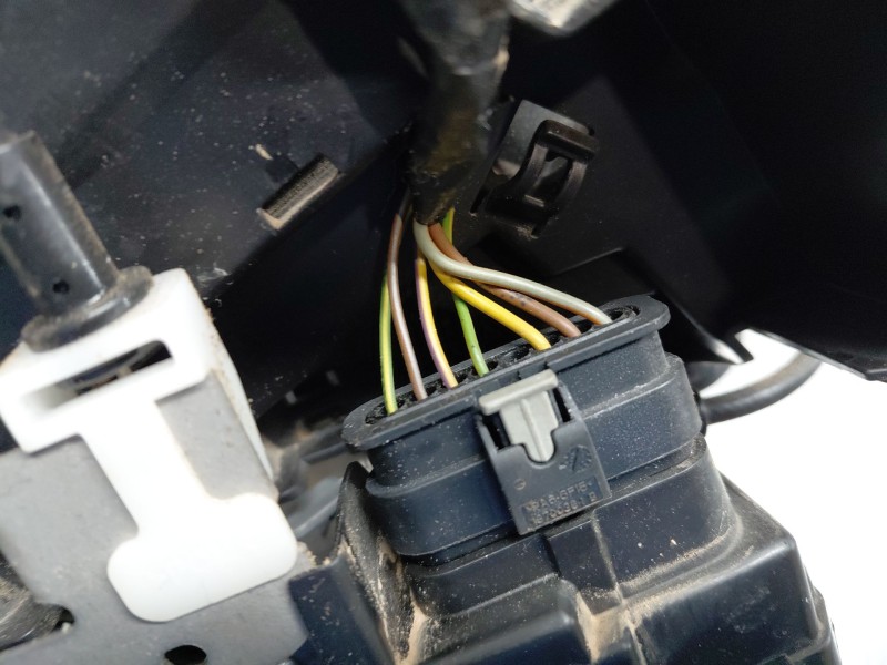 Recambio de cerradura puerta trasera derecha para volvo v90 kombi momentum referencia OEM IAM 31462781  
