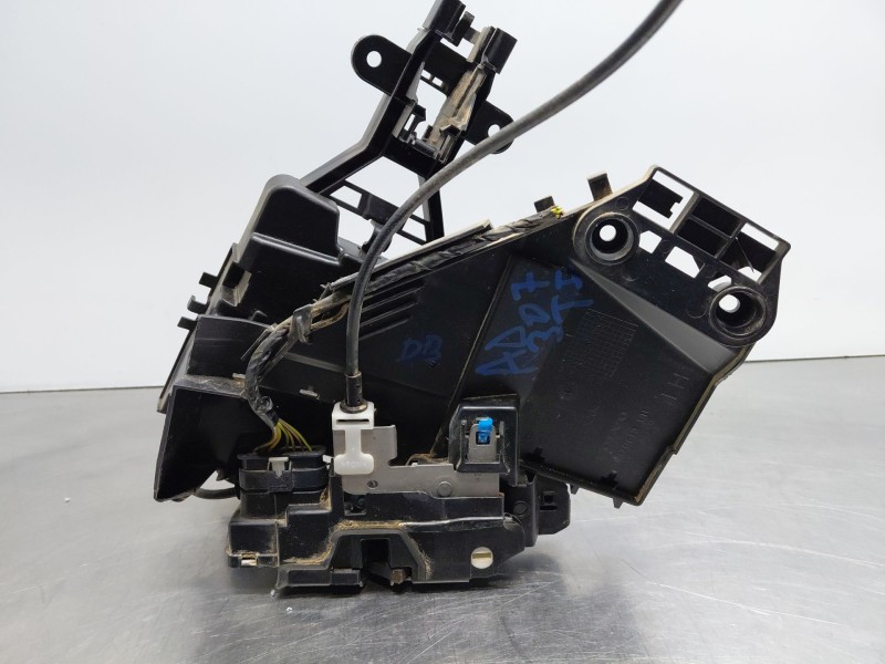 Recambio de cerradura puerta trasera izquierda para volvo v90 kombi momentum referencia OEM IAM 31462779  