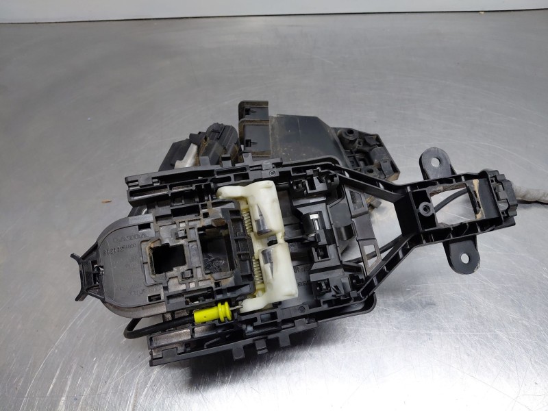 Recambio de cerradura puerta trasera izquierda para volvo v90 kombi momentum referencia OEM IAM 31462779  