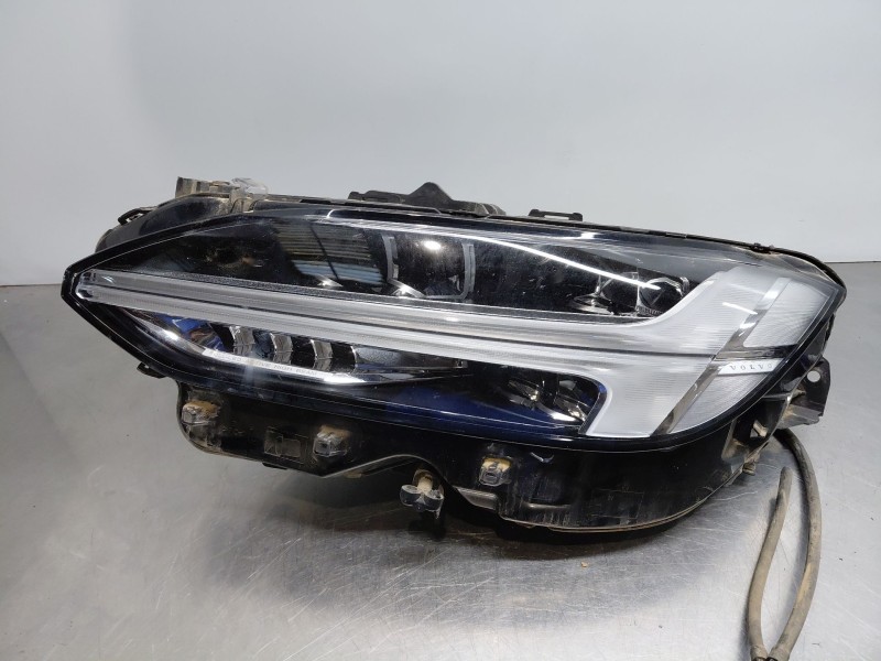 Recambio de faro izquierdo para volvo v90 kombi momentum referencia OEM IAM 31446498 32228676 