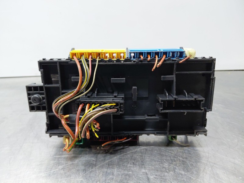 Recambio de caja reles / fusibles para mercedes-benz clase b (w246) sport referencia OEM IAM   
