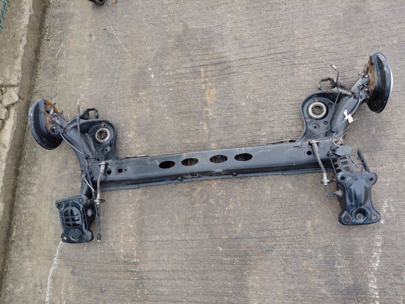 Recambio de puente trasero para volkswagen t-cross advance referencia OEM IAM 2Q0501053CB  