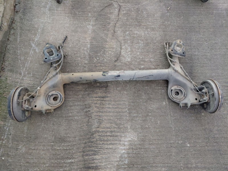 Recambio de puente trasero para opel corsa e design referencia OEM IAM 39010958  