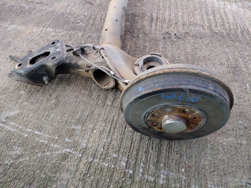 Recambio de puente trasero para opel corsa e design referencia OEM IAM 39010958  