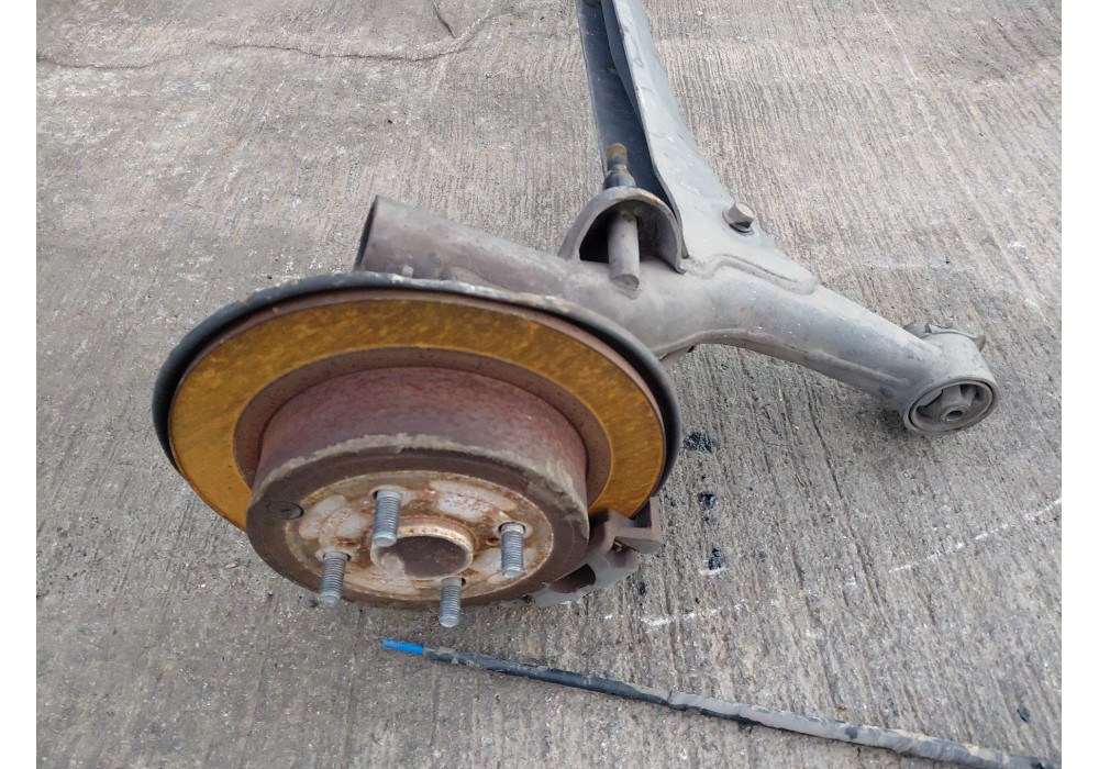 Recambio de puente trasero para toyota corolla (_e12_) 1.4 d (nde120_) referencia OEM IAM 4210132040  