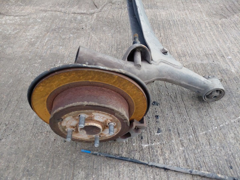 Recambio de puente trasero para toyota corolla (_e12_) 1.4 d (nde120_) referencia OEM IAM 4210132040  