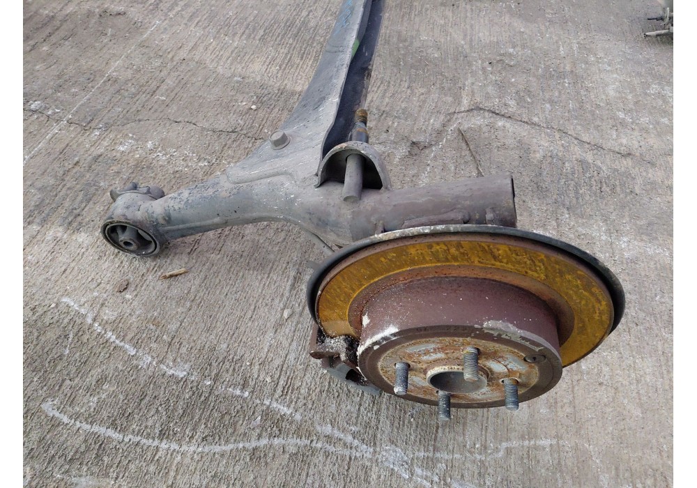 Recambio de puente trasero para toyota corolla (_e12_) 1.4 d (nde120_) referencia OEM IAM 4210132040  