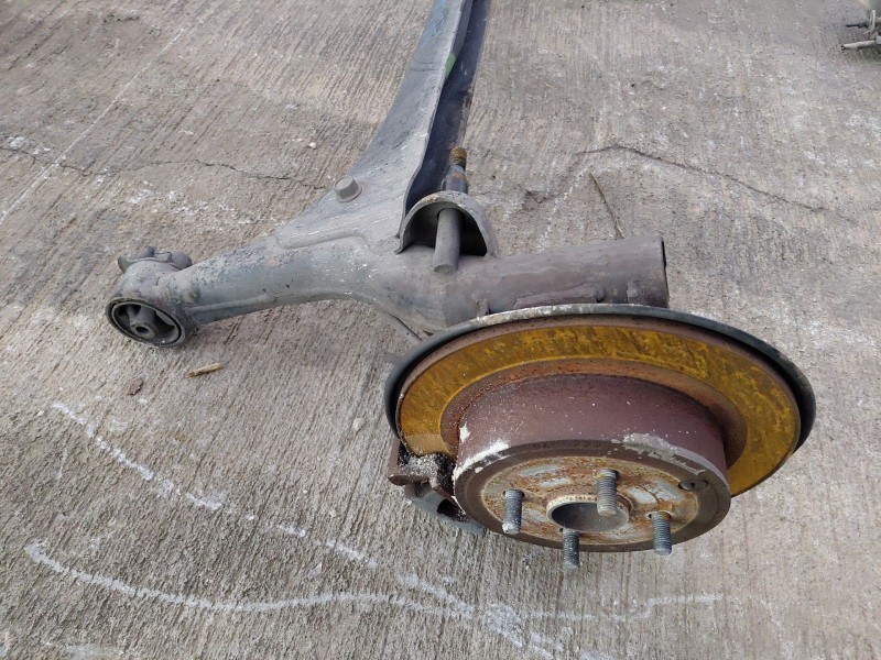 Recambio de puente trasero para toyota corolla (_e12_) 1.4 d (nde120_) referencia OEM IAM 4210132040  