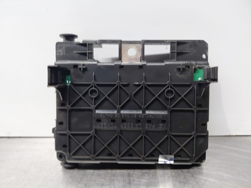 Recambio de caja reles / fusibles para peugeot 1007 dolce referencia OEM IAM 9650618480  