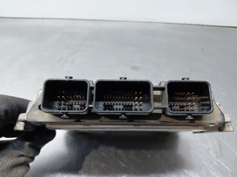 Recambio de centralita motor uce para peugeot 307 break/sw (s2) pack referencia OEM IAM 0281013332 9664257580 