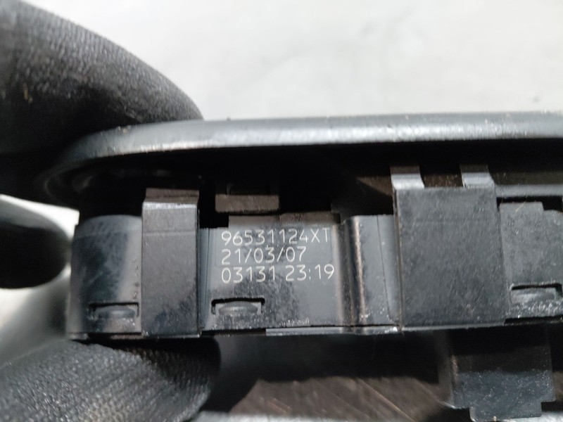 Recambio de mando elevalunas delantero izquierdo para peugeot 307 break/sw (s2) pack referencia OEM IAM 96531124xt  