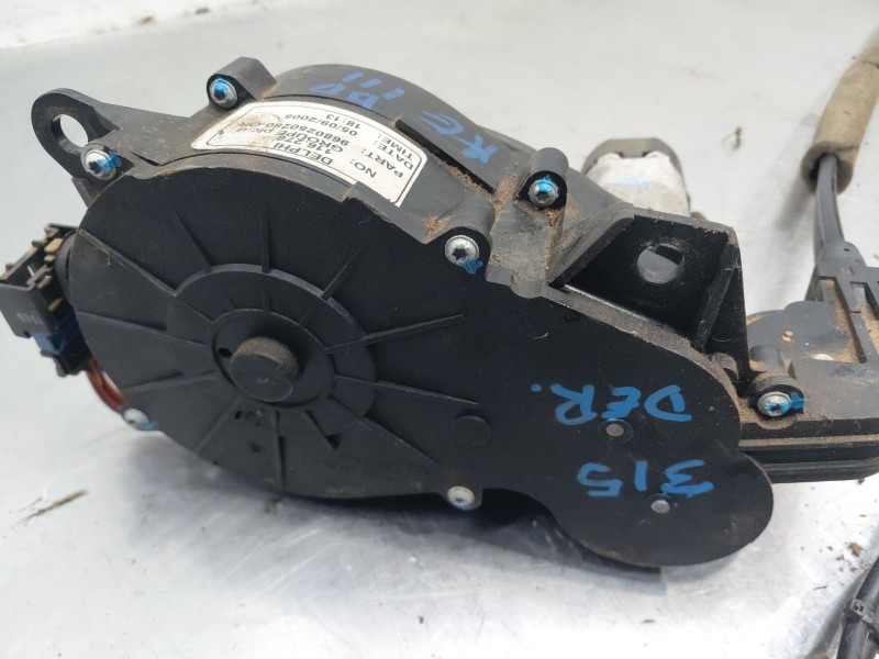 Recambio de motor cierre centralizado delantero derecho para peugeot 1007 dolce referencia OEM IAM 9680250280  