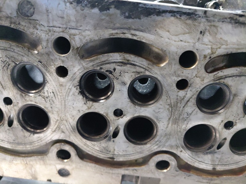 Recambio de culata para citroën c-crosser exclusive referencia OEM IAM   