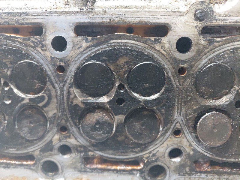 Recambio de culata para mercedes-benz sprinter (w901,w904) caja cerr. 4-t referencia OEM IAM A6110102320 A6110106620 